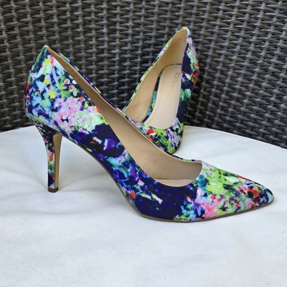 BCBGeneration Dress Pumps Women’s Size 8.5W Wide Multicolor Floral Slip On